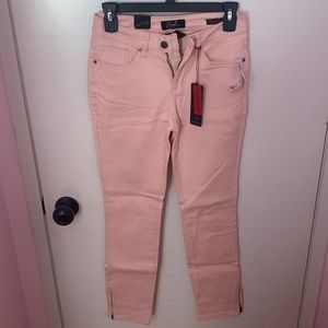 Pink Jeans, Earl Brand